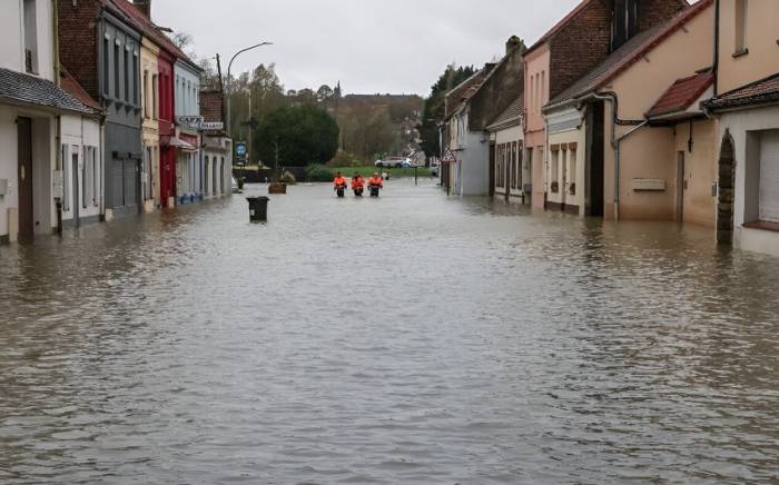 На севере Франции введен уровень оранжевой тревоги из-за дождей и возможного паводка
