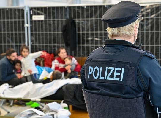 В Польше раскрыли группу по нелегальной перевозке тысяч мигрантов
