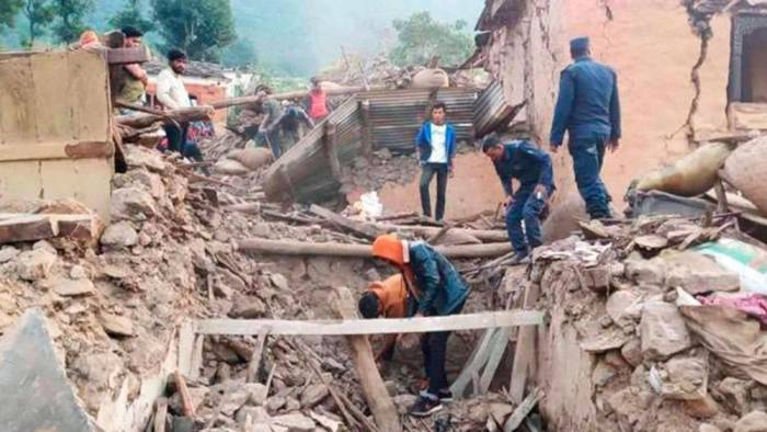 Число погибших при землетрясении в Непале увеличилось до 157
