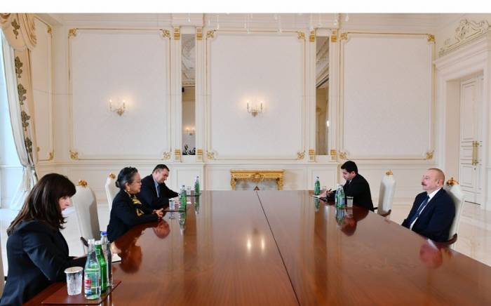 Президент Ильхам Алиев принял исполнительного секретаря ЭСКАТО

