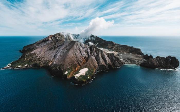 Подводное извержение вулкана в районе Иводзимы привело к образованию нового острова
