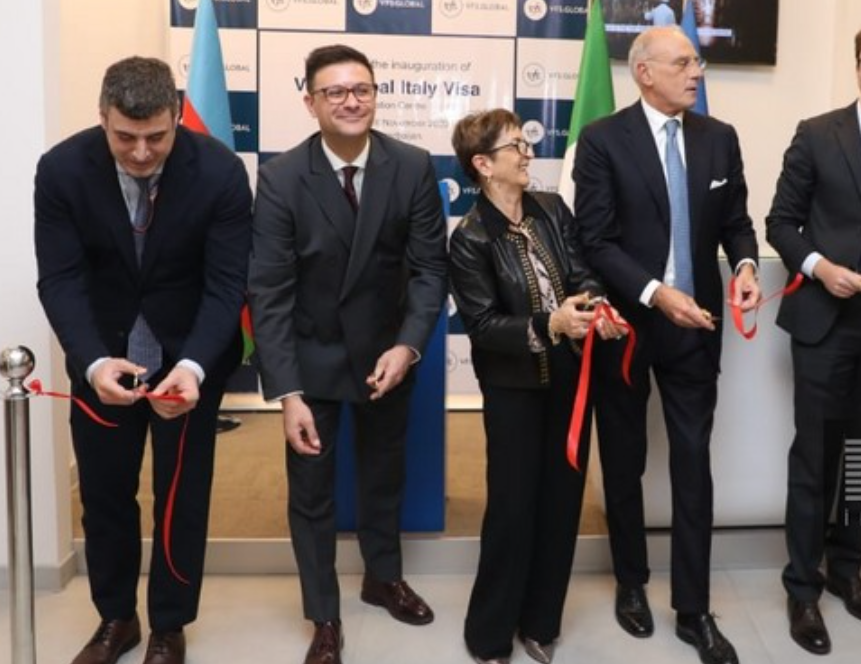 В Баку открылся новый визовый центр посольства Италии