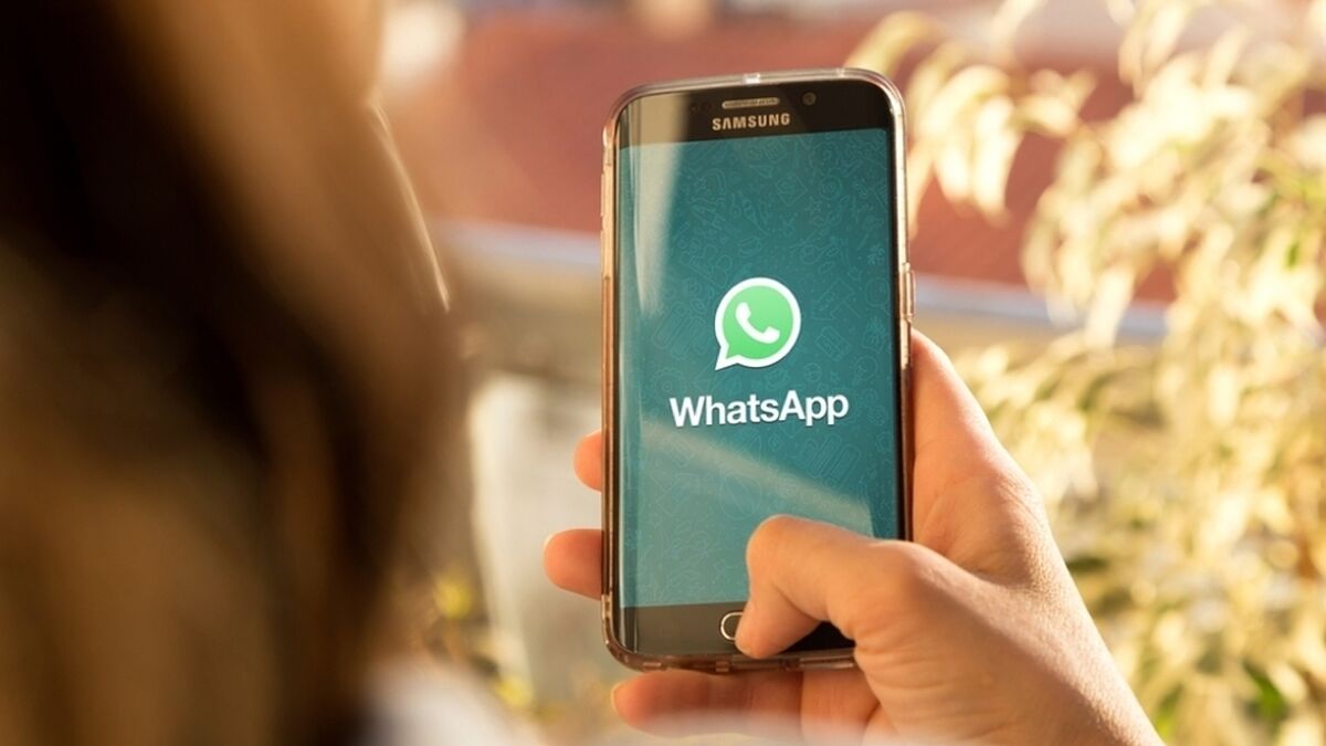 Чаты и фото пользователей WhatsApp перестанут хранить бесплатно