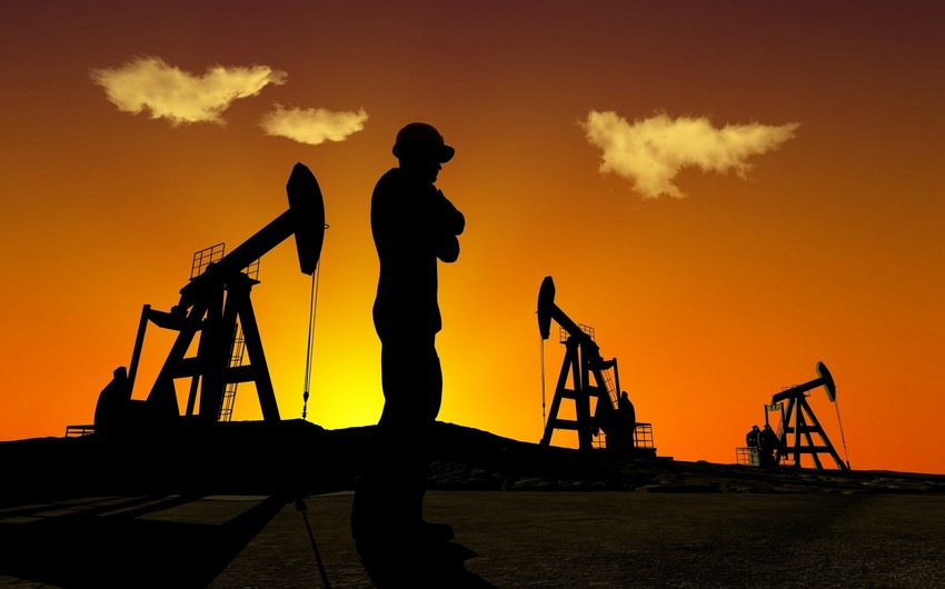 Цена на азербайджанскую нефть упала до 83 долларов