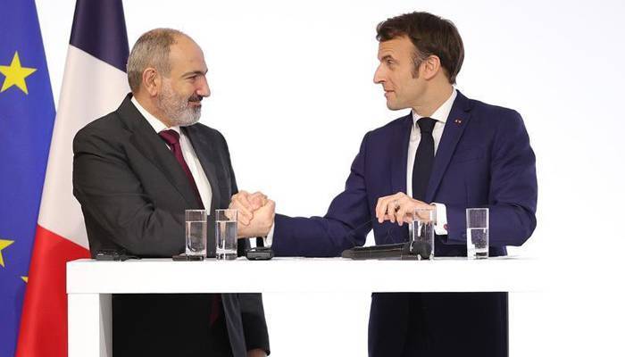 Почему Франция вооружает Армению? Все просто