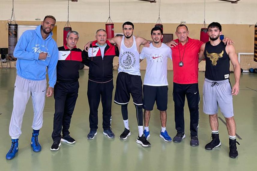 Азербайджанские боксеры отправились в Болгарию
