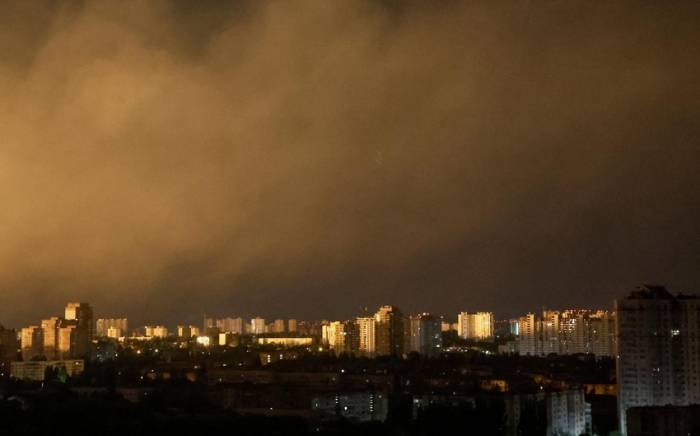 В Киеве раздались взрывы, во всей Украине объявлена воздушная тревога

