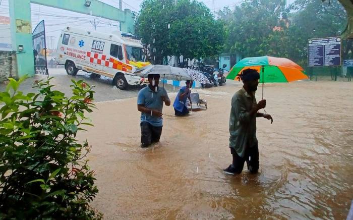 На юго-востоке Индии из-за циклона "Мичаунг" погибли 17 человек
