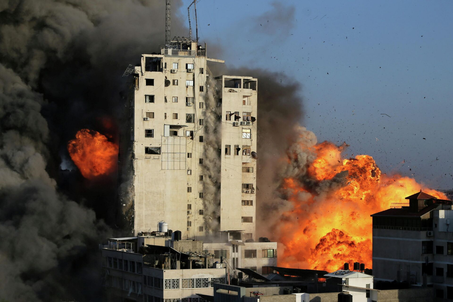 В Газе сообщили о гибели более 300 палестинских медиков