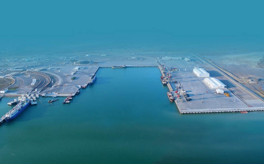 В Бакинском порту прогнозируется рекордно высокий объем перевалки грузов