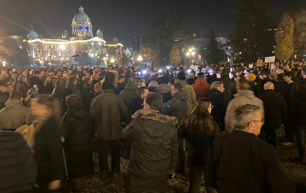 В Сербии начались протесты оппозиции после выборах
