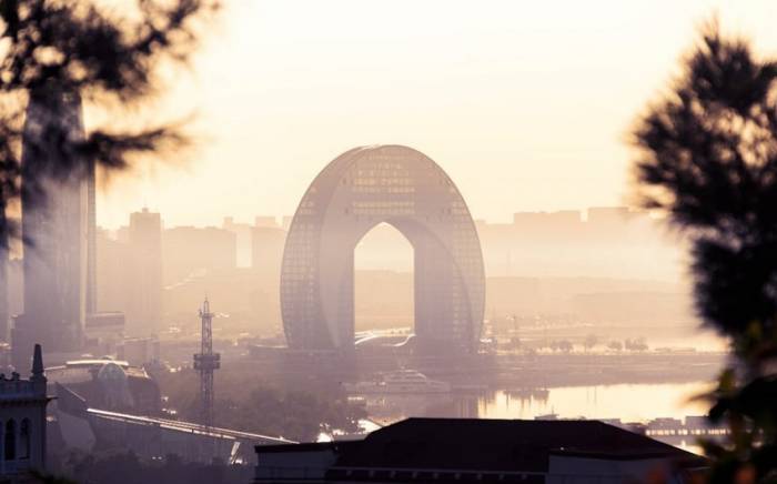 В Баку содержание окиси углерода в воздухе превысило норму
