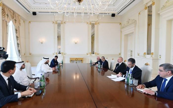 Президент Ильхам Алиев принял министра инвестиций Объединенных Арабских Эмиратов-ФОТО
