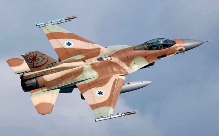 Армия Израиля нанесла ответные удары по территории Ливана
