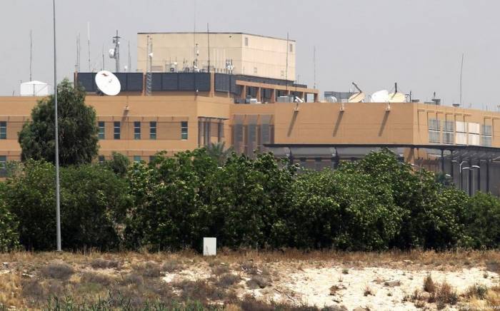 Район посольства США в центре Багдада подвергся ракетному обстрелу
