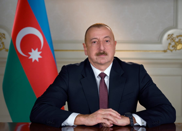 Президент Азербайджана наградил спортсменов и спортивных специалистов