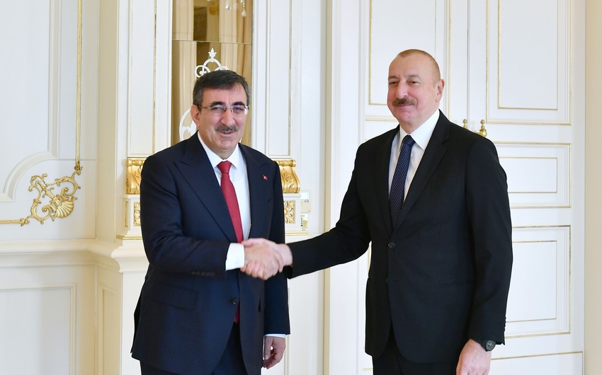 Президент Ильхам Алиев принял вице-президента Турции Джевдета Йылмаза