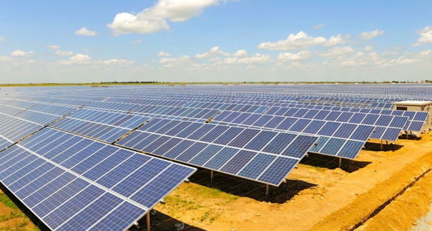 Ветряная и солнечные электростанции: в Баку до 2040 года будет реализован ряд проектов ВИЭ