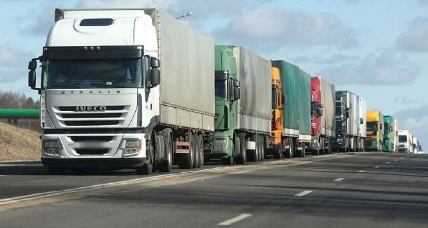 На таможенном посту «Красный мост» ожидают проезда более 600 грузовиков