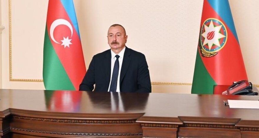 Президент Азербайджана принял Хулуси Акара