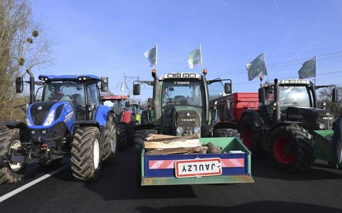 Движение у аэропорта Тулузы затруднено из-за протестов французских фермеров
