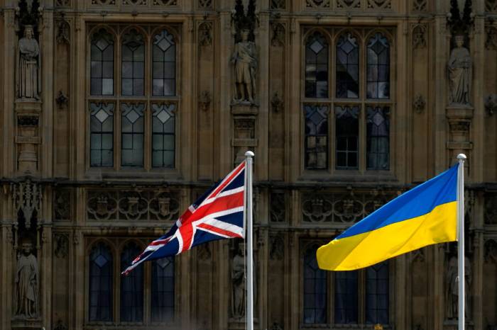 Власти Британии планируют увеличить военное финансирование Украины
