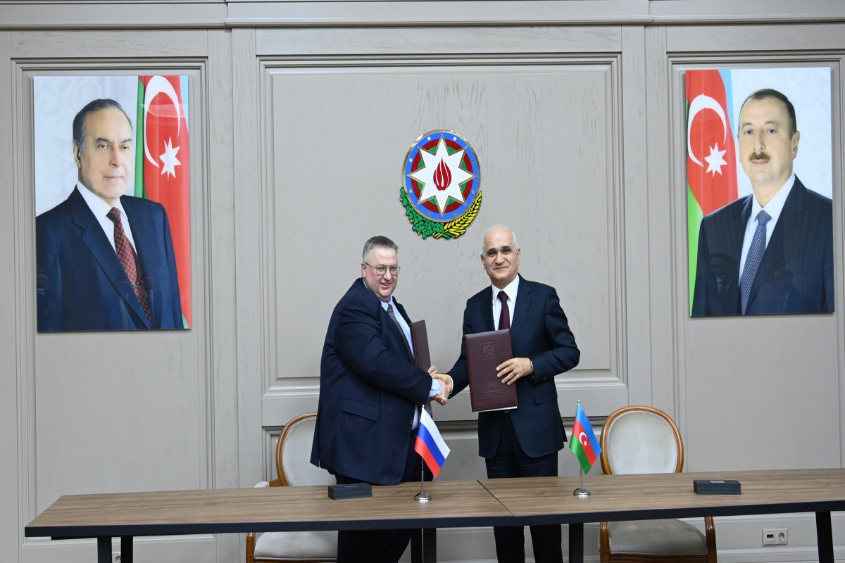 Мустафаев и Оверчук подписали в Баку Дорожную карту