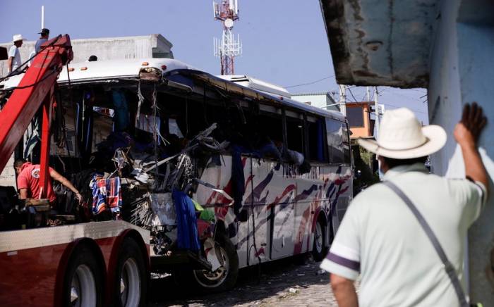 В Мексике не менее 19 человек погибли в ДТП

