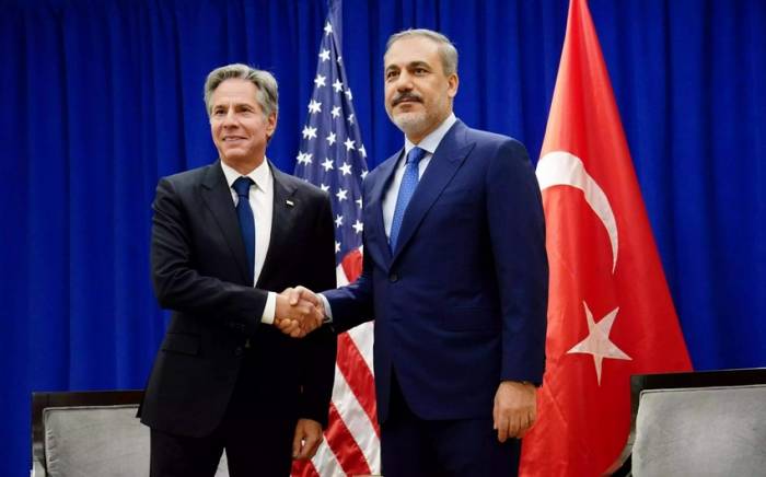 Началась встреча главы МИД Турции и Госсекретаря США
