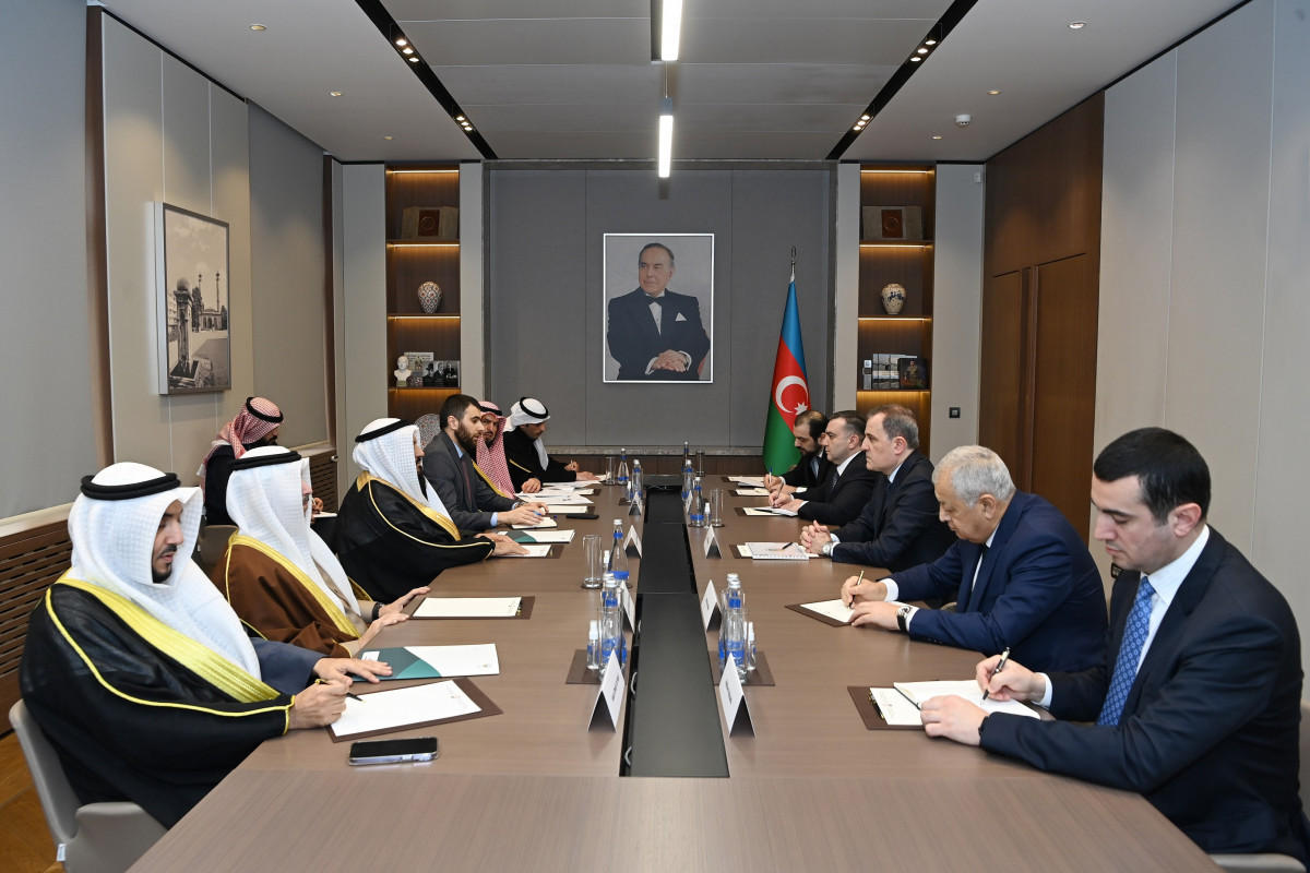 Байрамов встретился с главой межпарламентской группы дружбы Кувейт-Азербайджан