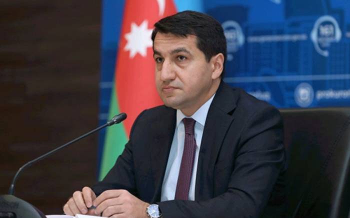 Хикмет Гаджиев: Работа над текстом мирного договора ведется напрямую между Баку и Ереваном

