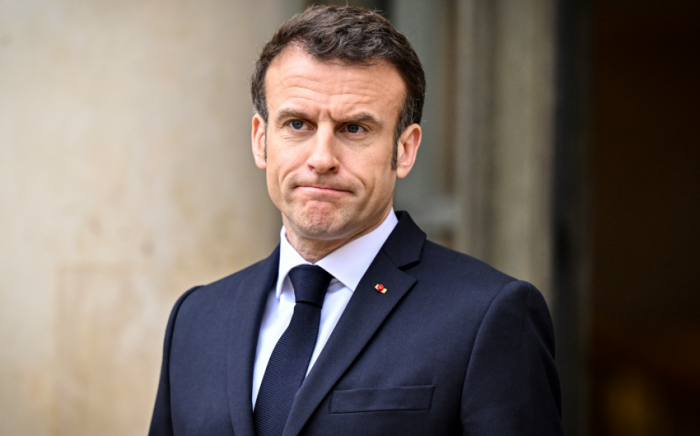 СМИ: Макрон готовится осуществить крупные перестановки в правительстве Франции
