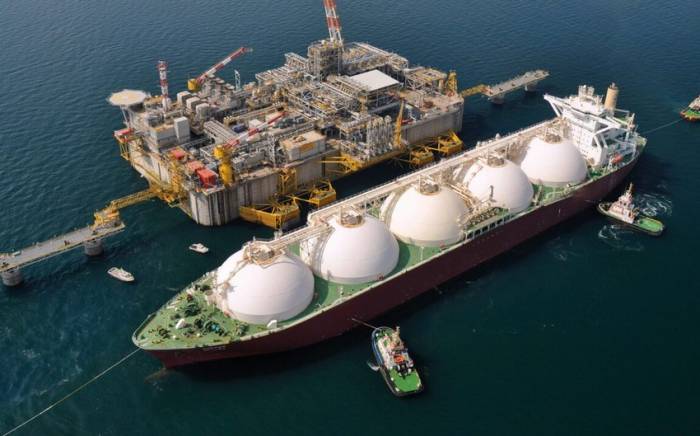 СМИ: Катар затягивает поставки газа в Европу из-за ситуации в Красном море
