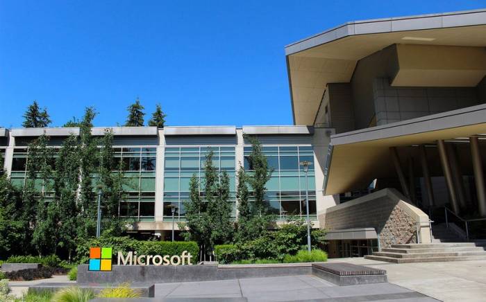 Microsoft достигла рекордной стоимости на фондовом рынке
