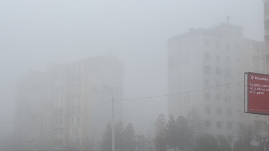 Ташкент накрыл густой туман, аэропорт города ограничил работу -ФОТО
