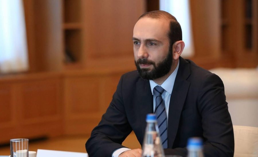 Мирзоян: Прямая связь существует не только между администрациями Пашиняна и Алиева