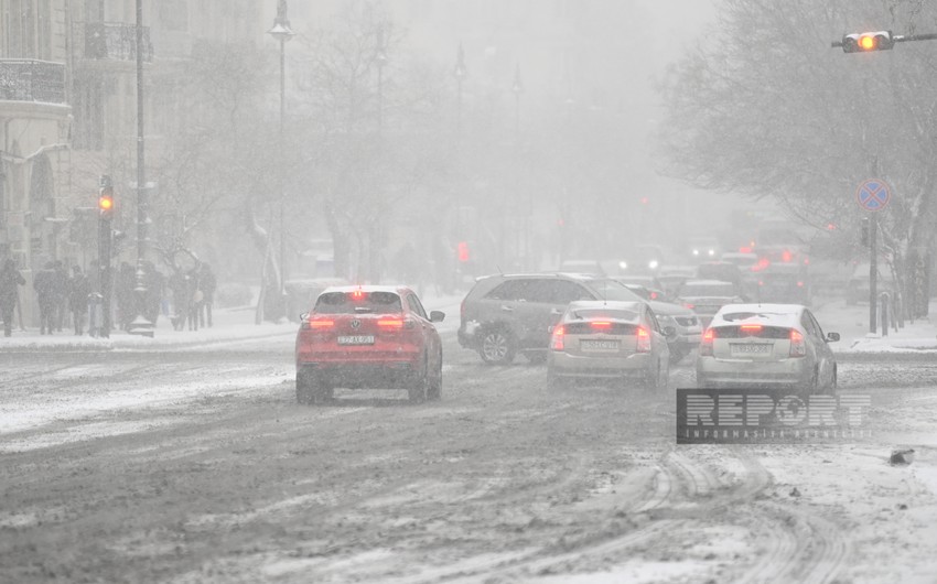 МВД Азербайджана обратилось к водителям в связи с погодными условиями

