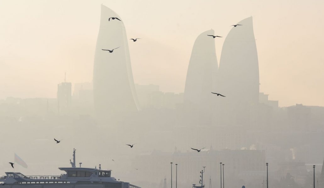 В Баку содержание угарного газа в воздухе превысило норму