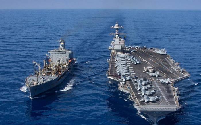 Япония и США провели учения в Филиппинском море с участием двух авианосных групп
