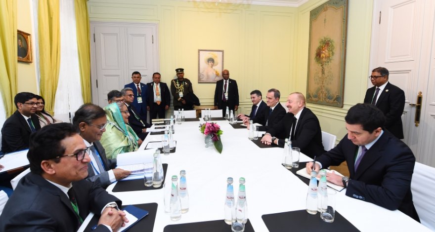 Президент Ильхам Алиев встретился в Мюнхене с премьер-министром Бангладеш