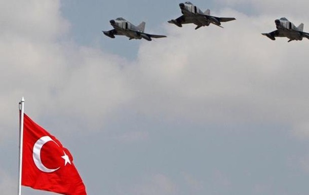 СМИ: турецкая авиация сможет пересекать границу с Болгарией