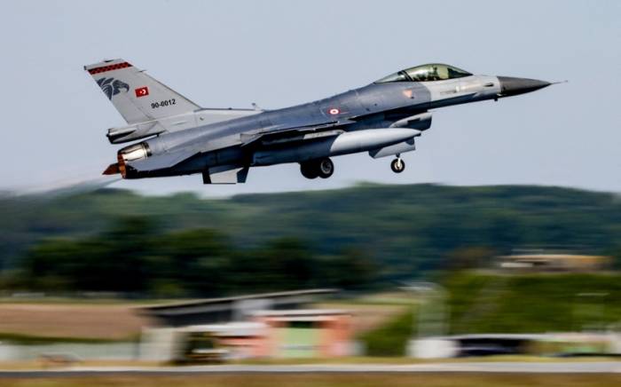 Конгресс одобрил сделку с Турцией по истребителям F-16
