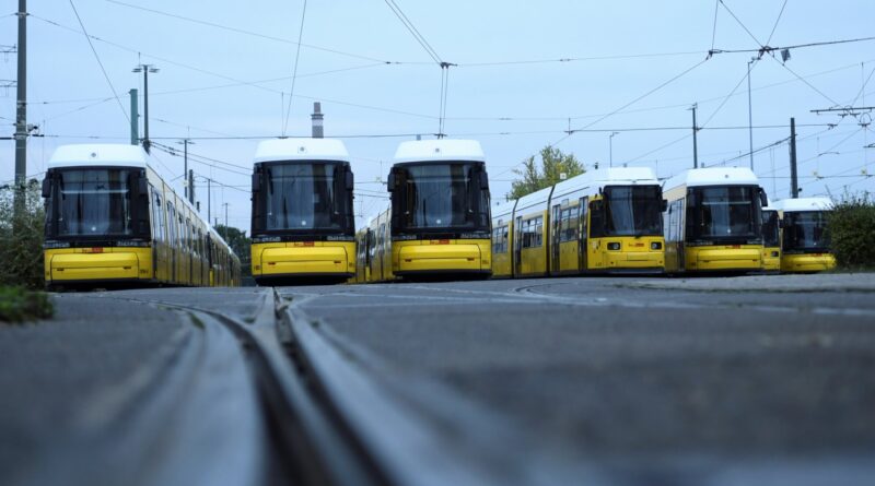 В Германии начались забастовки работников общественного транспорта