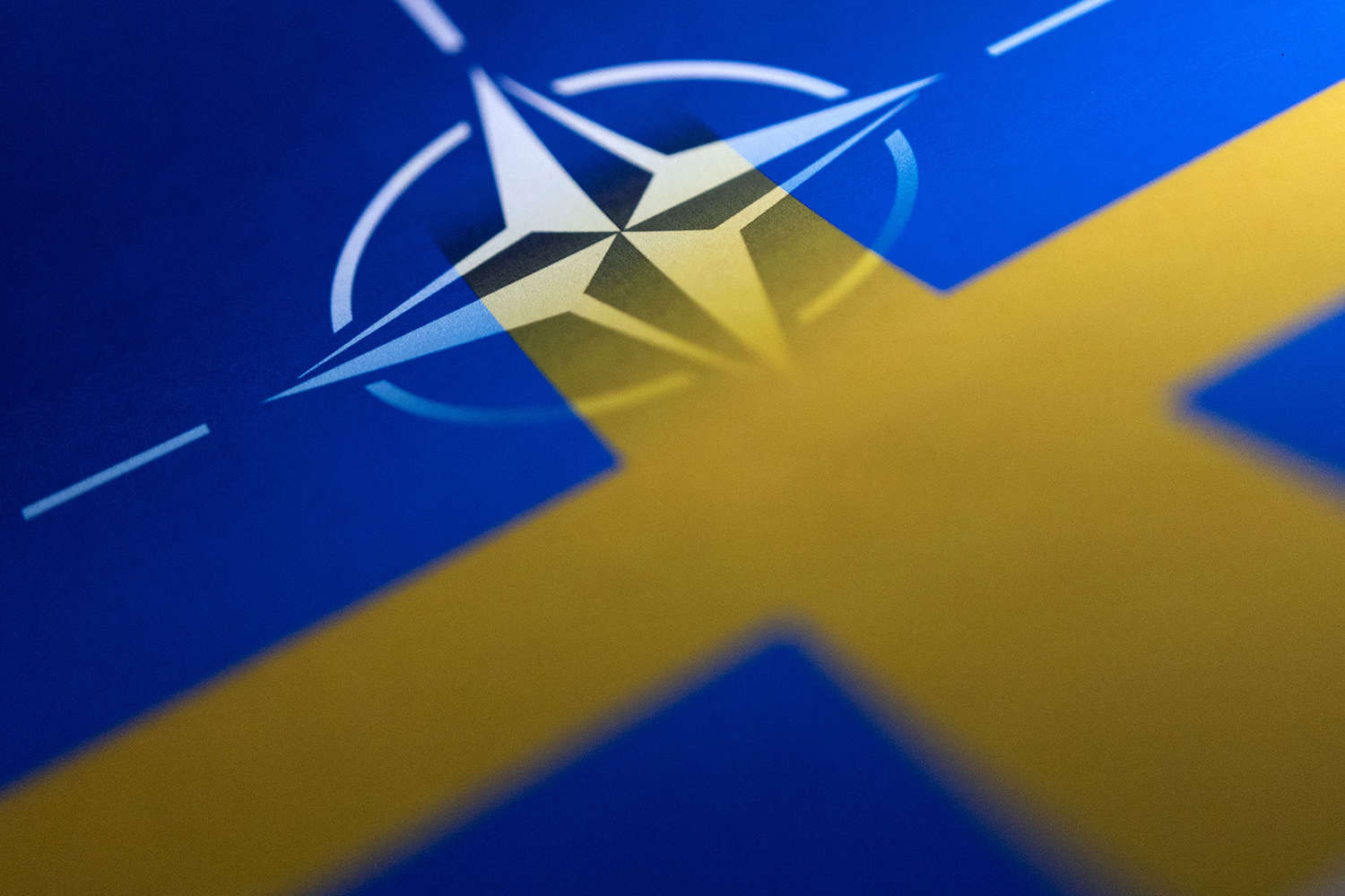 В НАТО приветствовали прием Швеции в альянс