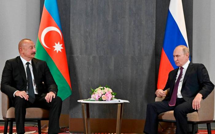 Владимир Путин поздравил президента Ильхама Алиева
