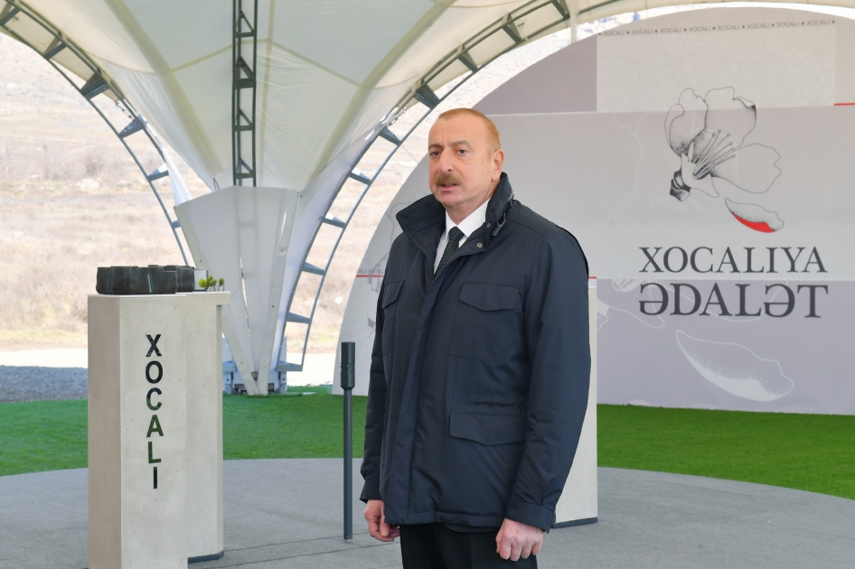  Ильхам Алиев заложил фундамент мемориала жертвам Ходжалинского геноцида ОБНОВЛЕНО

