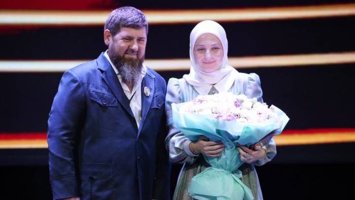 24-летняя дочь Кадырова стала замруководителя администрации главы Чечни
