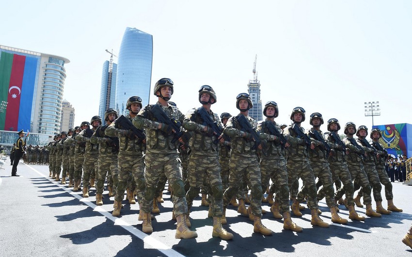В Азербайджане повышены должностные оклады военнослужащих
