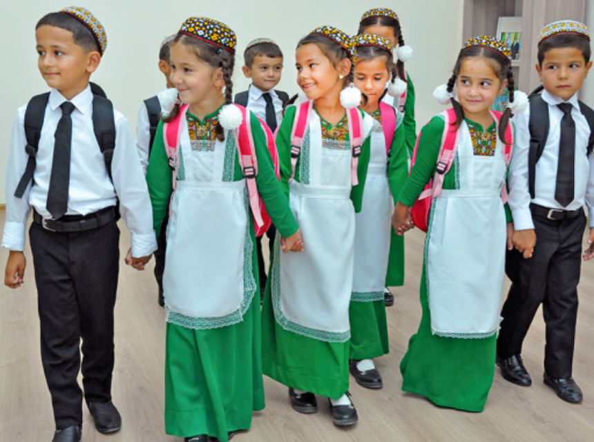 Туркменских школьниц проверяют на девственность
