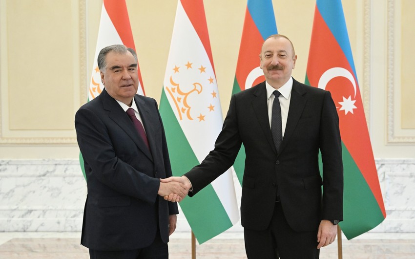 Президент Таджикистана поздравил президента Азербайджана
